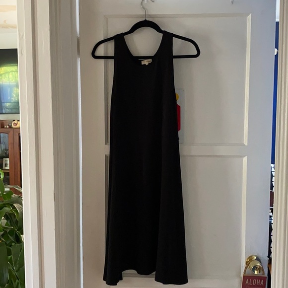 Aritzia Dresses & Skirts - Aritzia Wilfred Free size L black dress